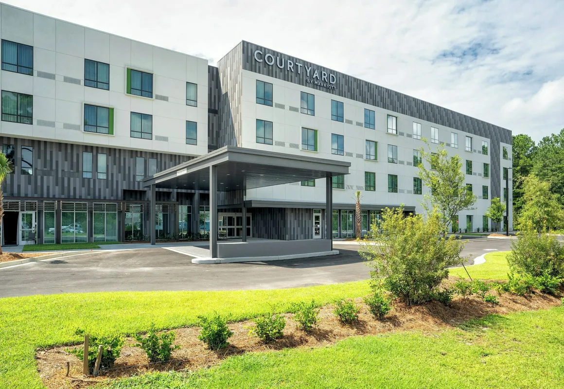 Courtyard by Marriott Charleston-North Charleston hotel hero