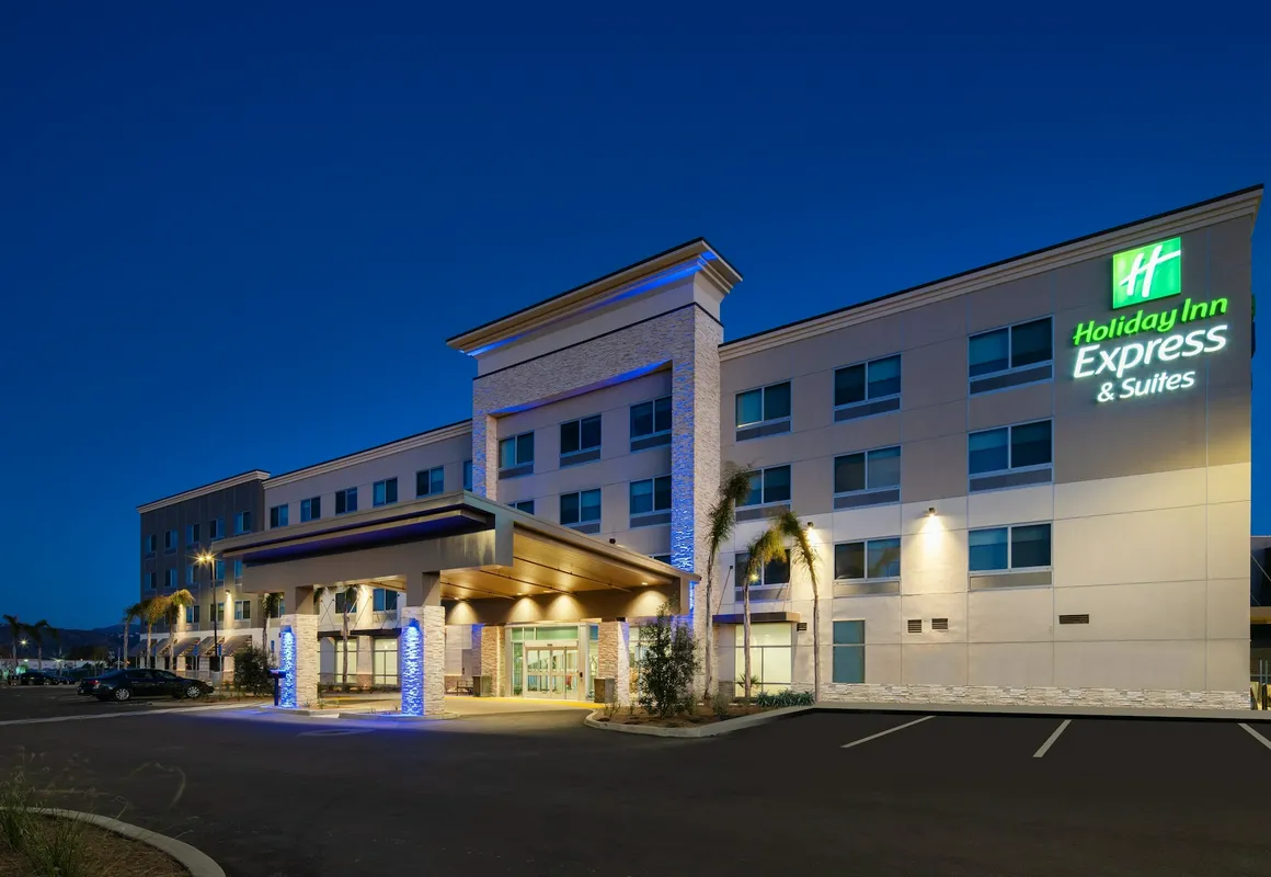 Holiday Inn Express & Suites Murrieta by IHG hotel hero
