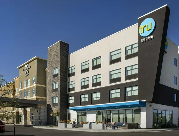 Tru by Hilton Denver Airport Tower Road hotel detail image 1