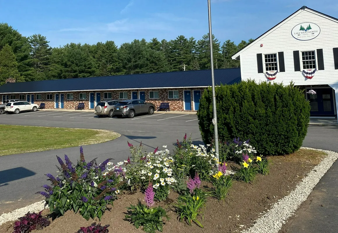 Lake Wentworth Inn hotel hero