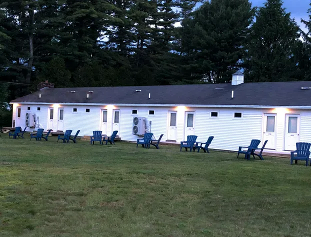 Lake Wentworth Inn hotel detail image 2