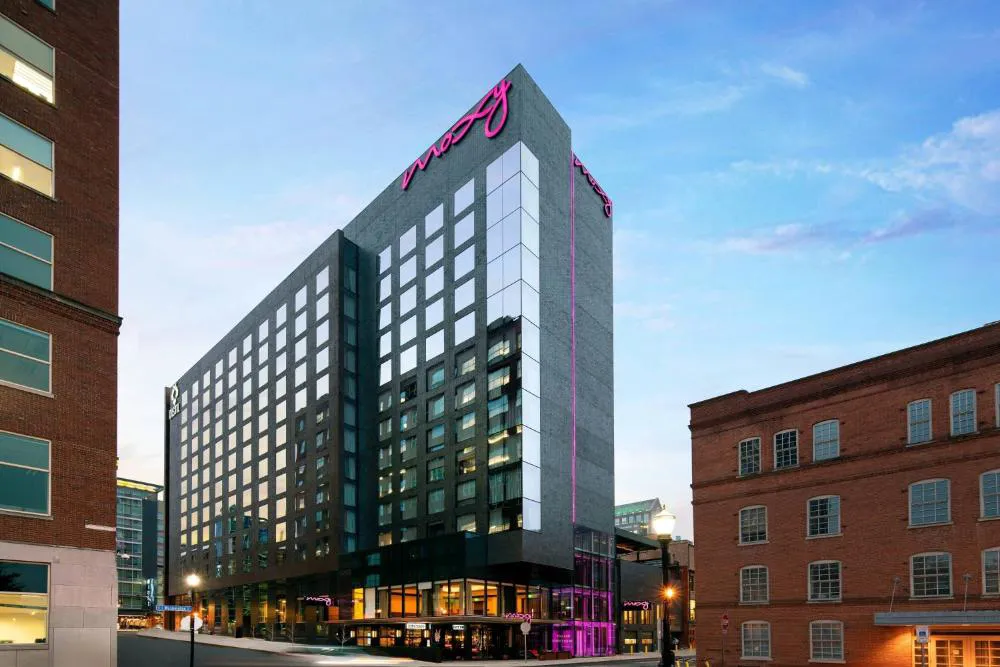 Moxy Louisville Downtown hotel hero