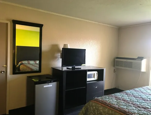 Woodville Inn hotel detail image 1