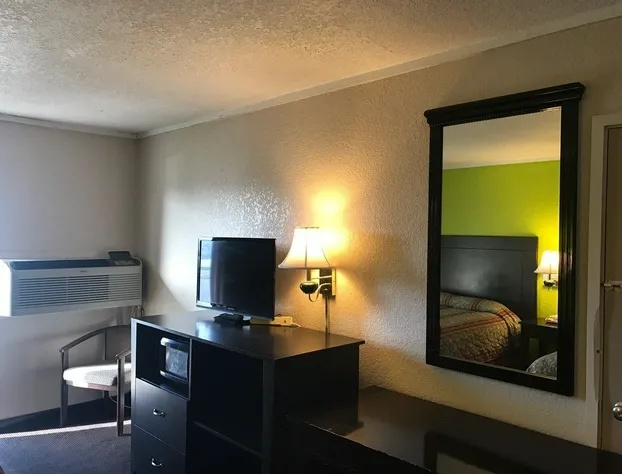 Woodville Inn hotel detail image 3