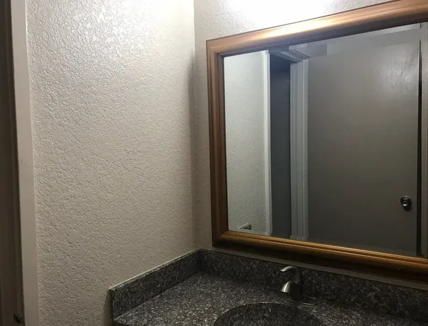 Woodville Inn hotel detail image 4