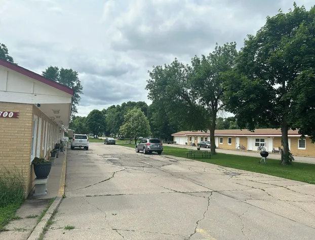 Custom Stay hotel detail image 1