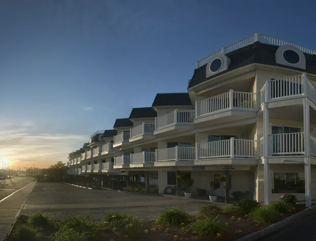 Drifting Sands Oceanfront Hotel hotel detail image 4