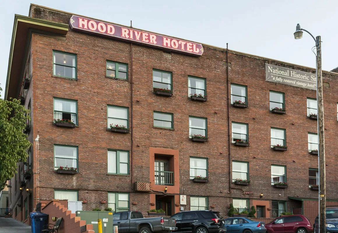 Hood River Hotel hotel hero