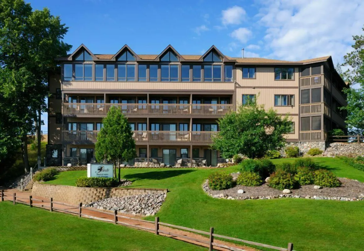 The Pointe Hotel and Suites hotel hero