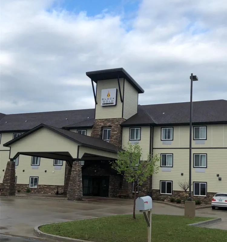 Black Gold Suites Stanley hotel hero