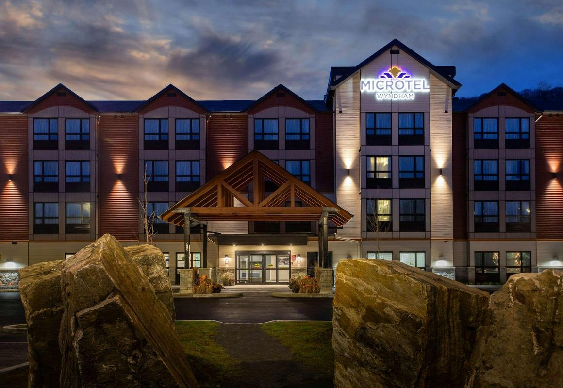 Microtel Inn and Suites by Wyndham Mont Tremblant hotel hero