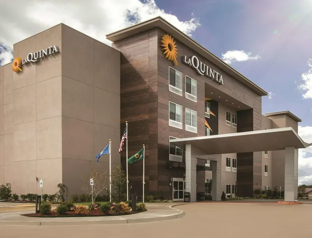 La Quinta Inn & Suites by Wyndham Mobile hotel detail image 1