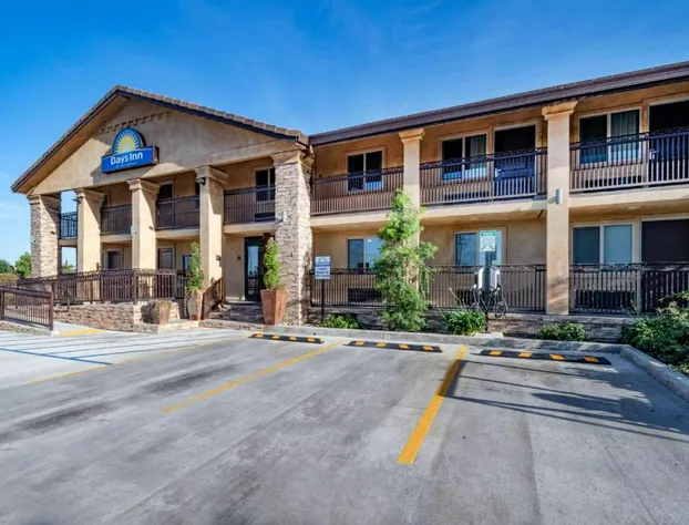 Days Inn by Wyndham Galt/Elk Grove South hotel detail image 3