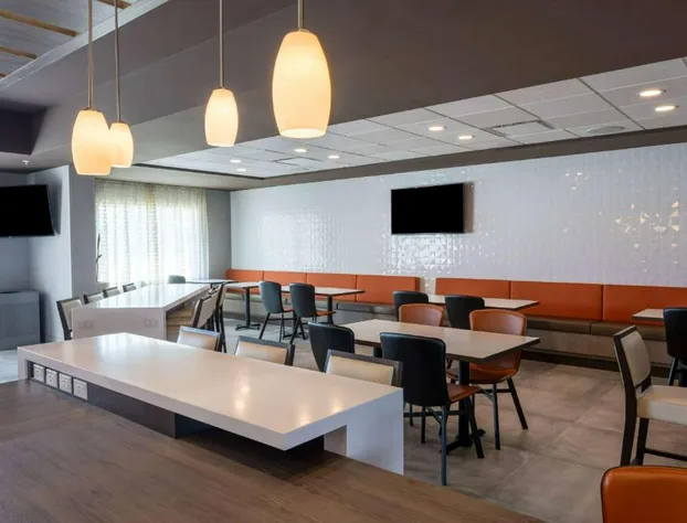 Wingate by Wyndham Kanata West Ottawa hotel detail image 2