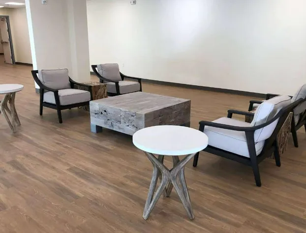 Travelodge by Wyndham Panama City Beach / Beachfront hotel detail image 3