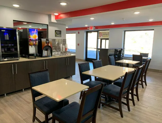 Super 8 by Wyndham Cookeville hotel detail image 2