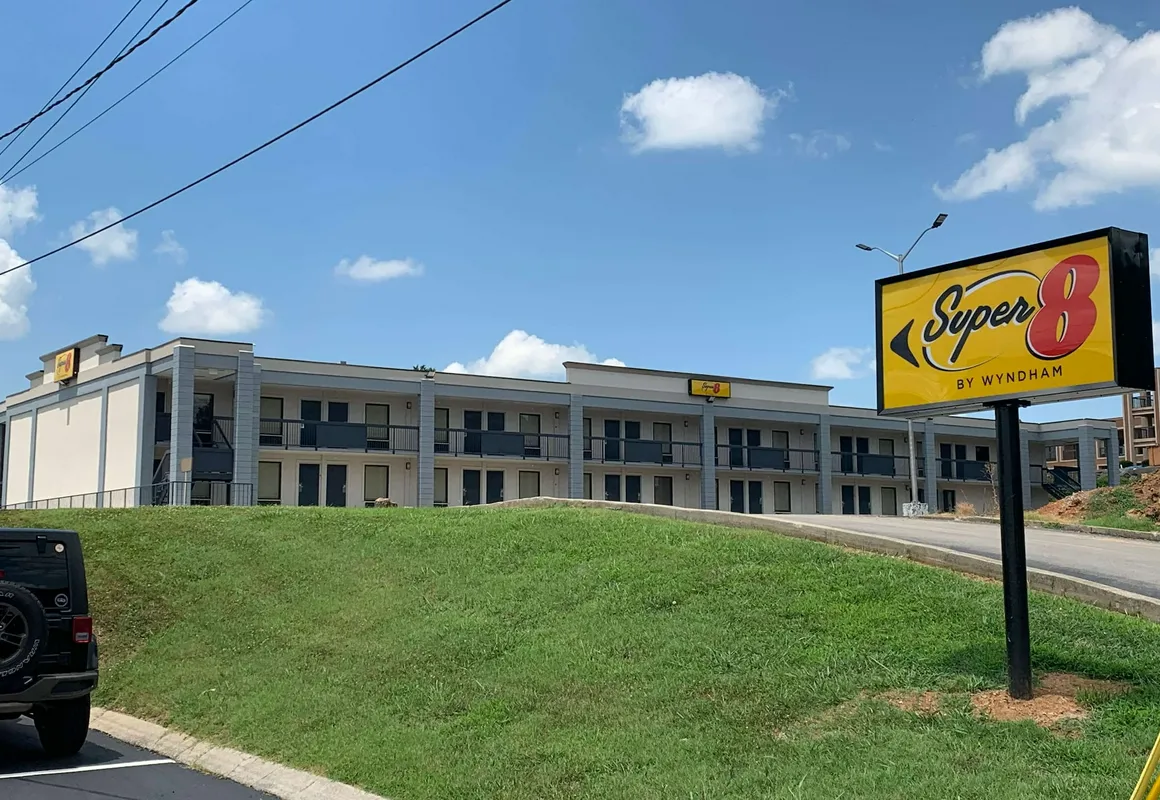 Super 8 by Wyndham Cookeville hotel hero