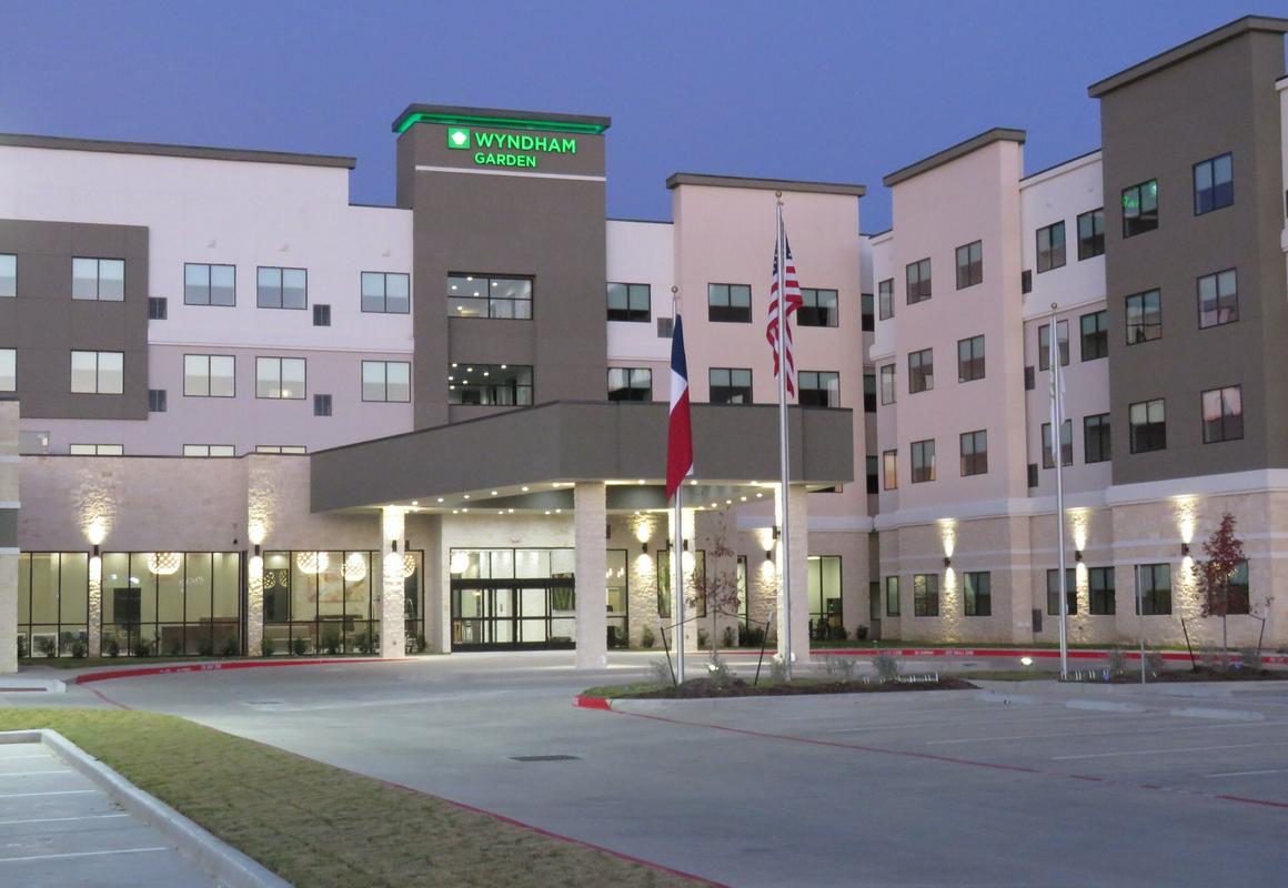 Wyndham Garden College Station hotel hero