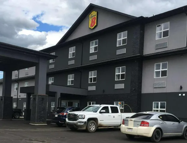 Super 8 by Wyndham Hardisty hotel detail image 1