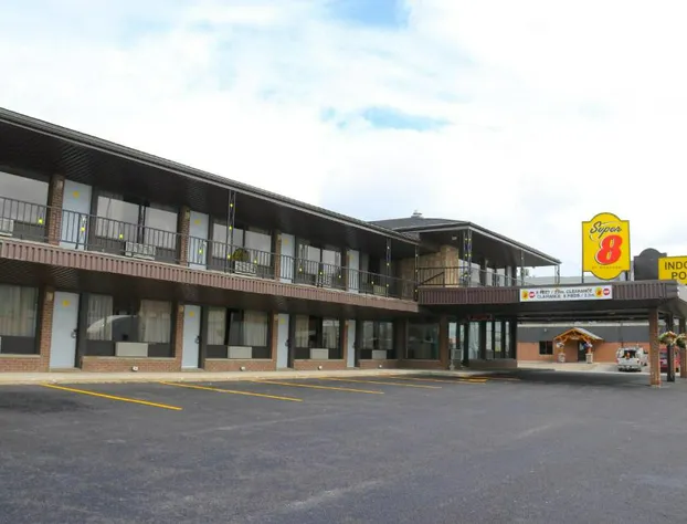 Super 8 by Wyndham Hearst ON hotel detail image 4