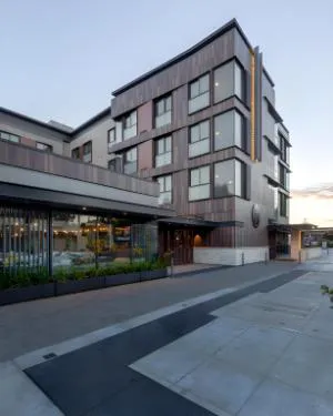 Park James hotel hero