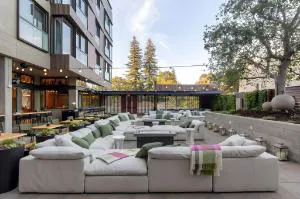 Park James hotel detail image 1