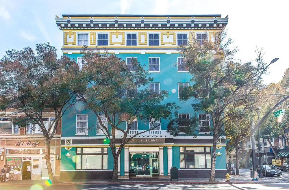 Hotel Clariana hotel hero