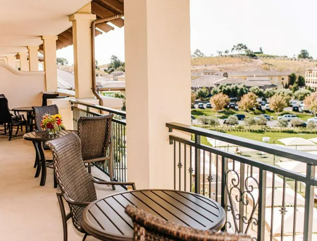 Grand Reserve at The Meritage hotel detail image 3