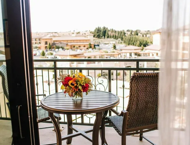 Grand Reserve at The Meritage hotel detail image 4