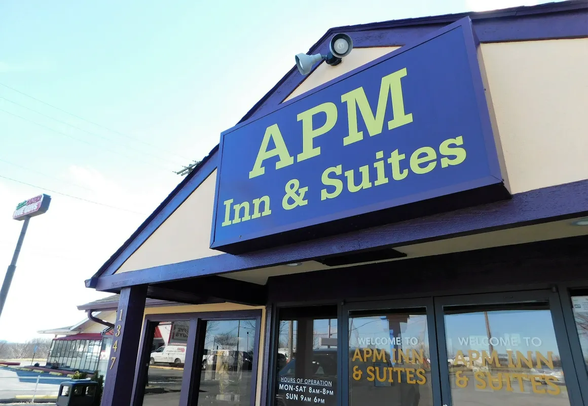 APM Inn & Suites hotel hero