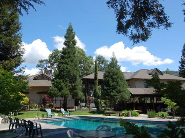 Redwood Garden Inn hotel detail image 1