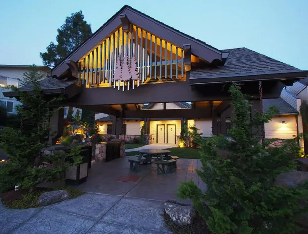 Redwood Garden Inn hotel detail image 2