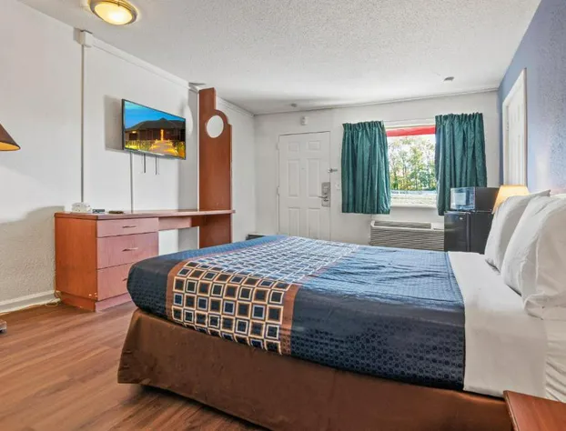 Economy Lodge hotel detail image 4