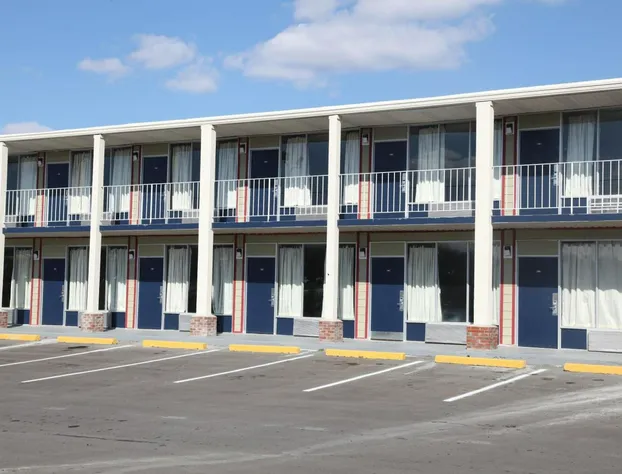 Economy Inn - Charlotte hotel detail image 1