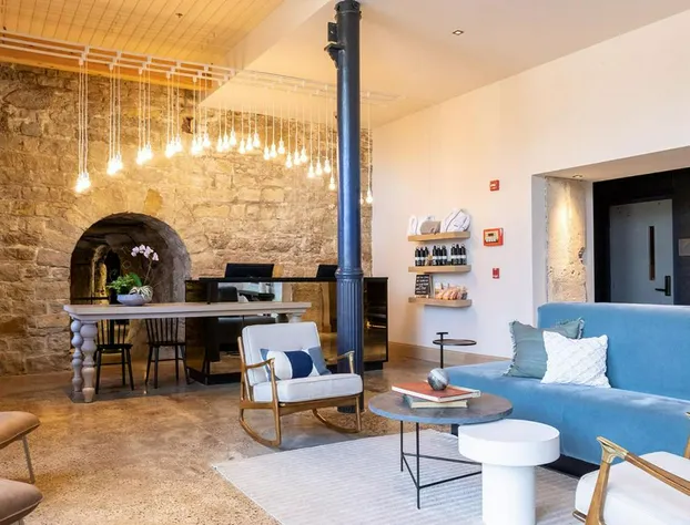 Lora hotel detail image 4