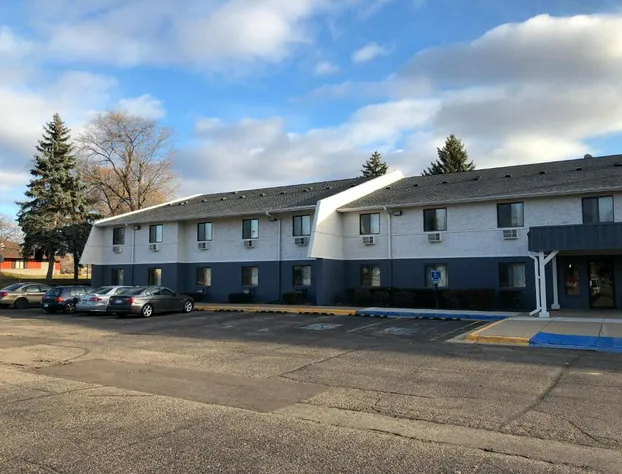 Burnsville Inn & Suites hotel detail image 1