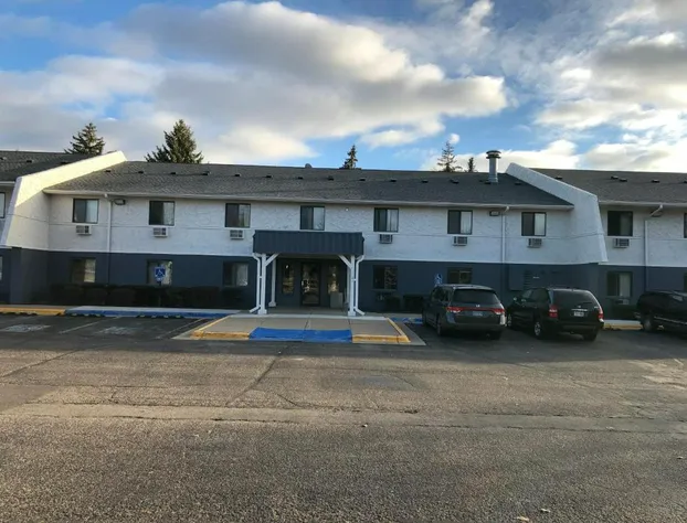 Burnsville Inn & Suites hotel detail image 3