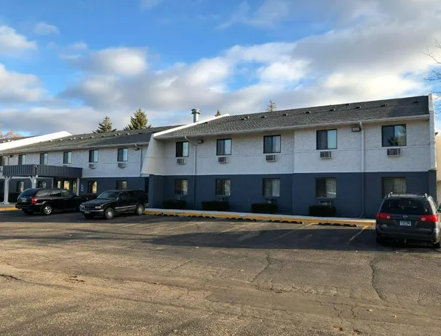 Burnsville Inn & Suites hotel detail image 2
