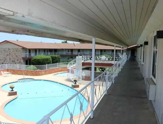 Friendship Inn hotel detail image 1