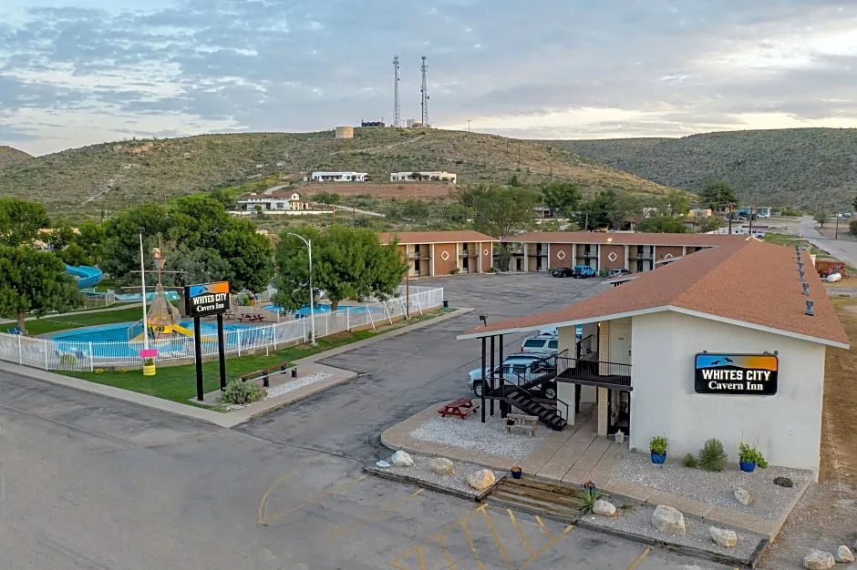 White's City Cavern Inn hotel hero