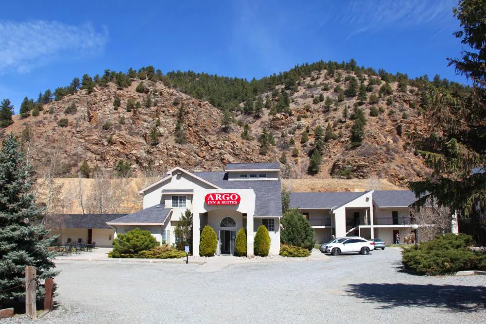 Argo Inn and Suites hotel hero