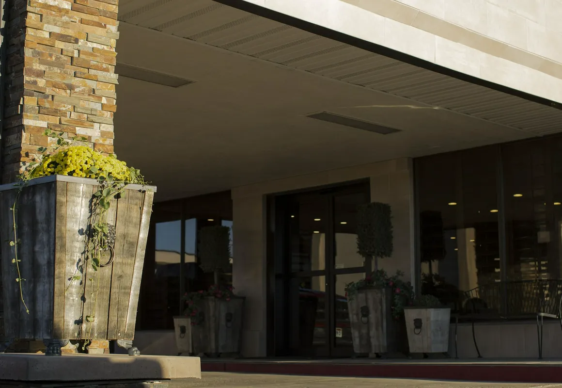 Quality Inn hotel hero