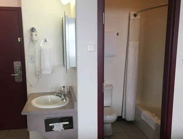 Almada Inn hotel detail image 4