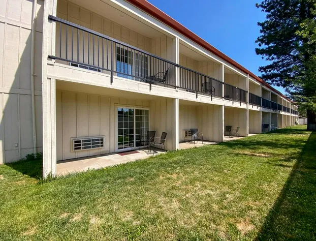 Sisters Inn And Suites hotel detail image 2