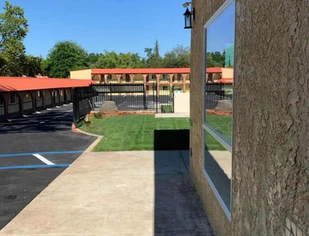 The Greens Hotel - Stockton Blvd hotel detail image 4