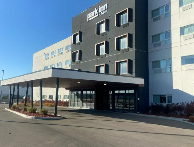 Park Inn by Radisson Edmonton Airport hotel detail image 1
