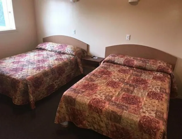 Super 8 by Wyndham Montreal hotel detail image 4