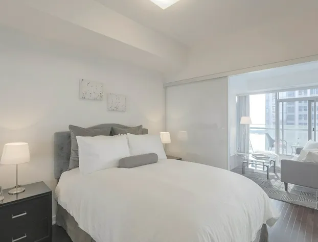 Noel Suites - York and Simcoe hotel detail image 3