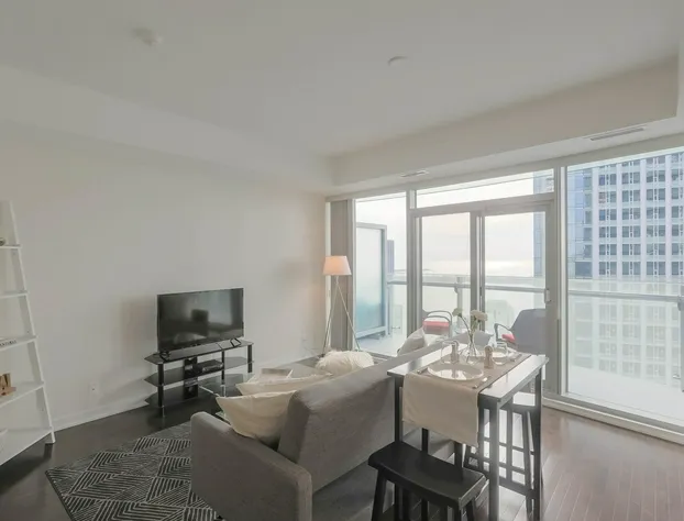 Noel Suites - York and Simcoe hotel detail image 4