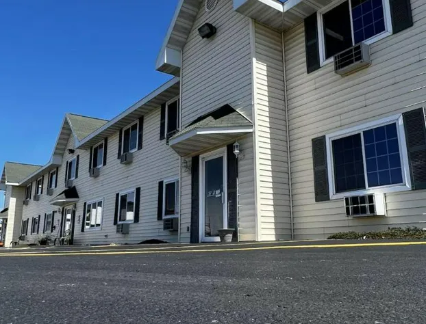 Budget Host Inn & Suites hotel detail image 2